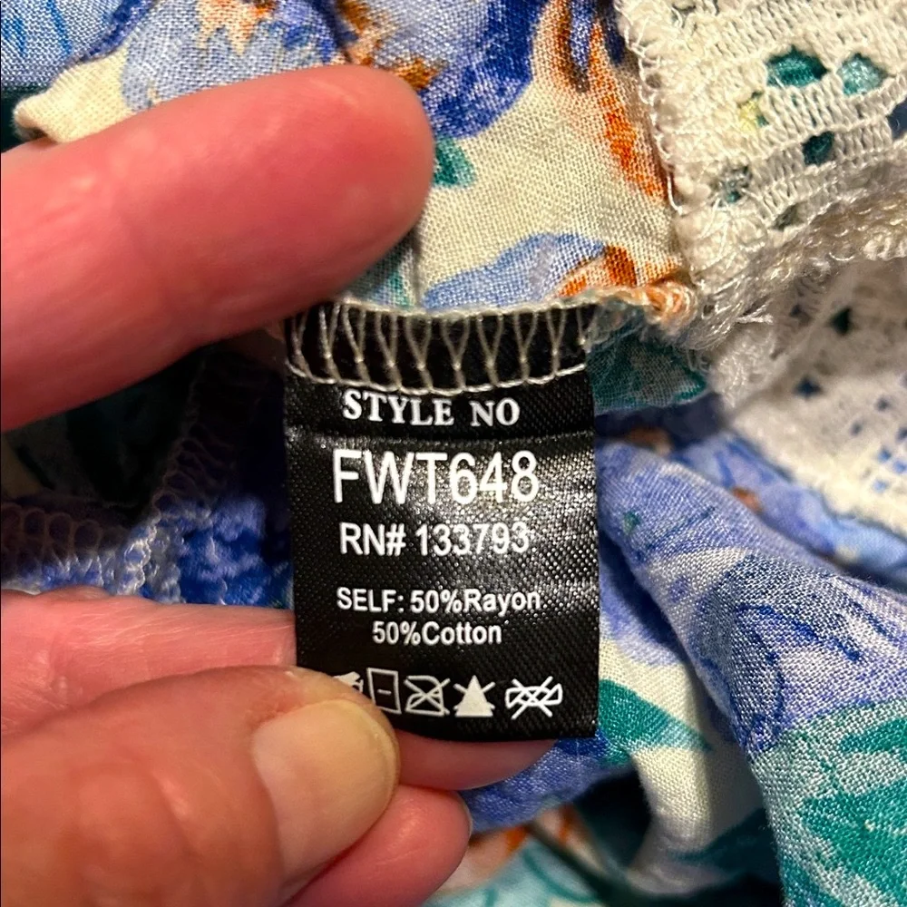 POL Boho Floral Patchwork Blouse Blue Chambray Crochet Lace 1/4 Button L
V - Picture 6 of 14